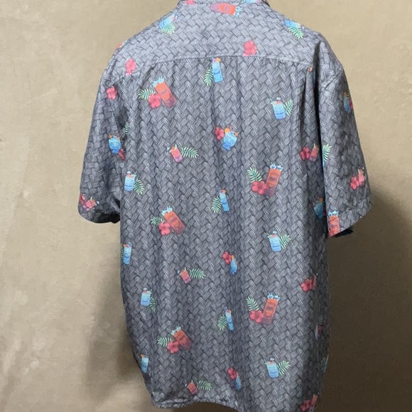 Tommy Bahama - Picture 3 of 8